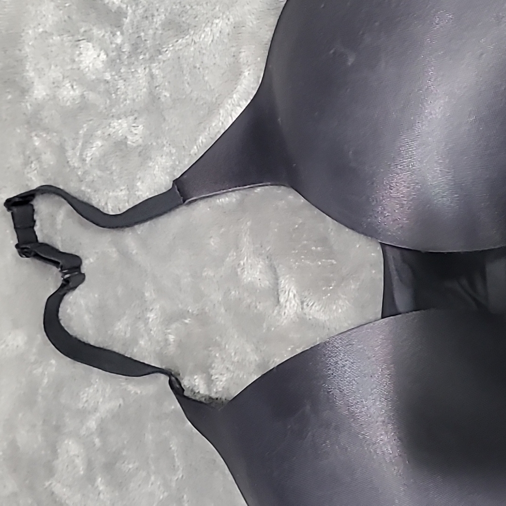 Victoria Secret halter bra - Picture 2 of 4